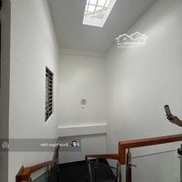Nhà Kiêng Cố, Có Phòng Ngủ Dưới, Cách Biển 900M
