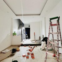 Bán Nhà Mới Ngõ Thông, Dòng Tiền Ổn Định, Thang Máy Full Nội Thất Cao Cấp - Lạc Long Quân 55M2