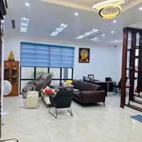 Chuyển Nhượng Căn Manhattan Có Thang Máy - Hướng Đông Bắc - E. Mai 0915.822.668