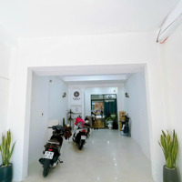 Cho Thuê Nhà 1 Trệt 4 Lầu, Mặt Tiền Cộng Hòa, 93M ,Giá Chỉ 30 Triệu/Tháng!