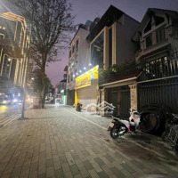 Mặt Phố Lạc Long Quân, Tây Hồ 160M²,Mặt Tiền8.4M, Đối Diện Lotte, View Hồ Tây, Giá Bán 88 Tỷ