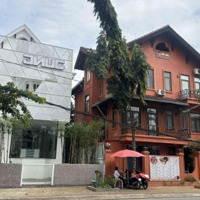 Mt Nguyễn Văn Hưởng, Thảo Điền, Quận 2.Diện Tích8.5X30, 310M2. Ctxd Hầm 5 Tầng. Giá Bán 85 Tỷ. 0909198123
