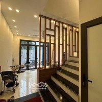Bán Nhà Hiếm Chợ Gia Quất Long Biêndiện Tích45M X 5 Tầng Giá 6.Xty