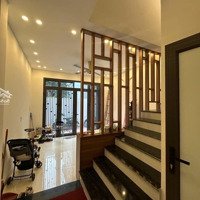 Bán Nhà Hiếm Chợ Gia Quất Long Biêndiện Tích45M X 5 Tầng Giá 6.Xty