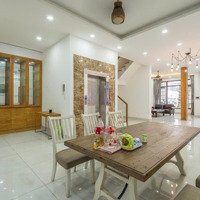 Quá Rẻ!! Nhà Q1 (10X16M) 3 Lầu St, Thang Máy Chỉ 35 Tỷ , Hẻm Oto Quay Đầu!