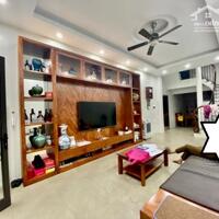Cần bán gấp nhà phân lô phố Nghĩa Tân 57m2, 4T, thang máy, ô tô tránh