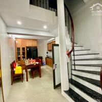 Cần bán gấp nhà phân lô phố Nghĩa Tân 57m2, 4T, thang máy, ô tô tránh