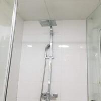 Cho thuê căn hộ 1 phòng ngủ rộng tới 65m2, giá rẻ tại Xuân Diệu, Tây Hồ
