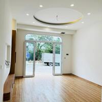 Bán 2 căn nhà mặt tiền đường Triệu Quang Phục