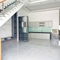 ĐỊNH CƯ NƯỚC NGOÀI BÁN CĂN NHÀ NGAY ĐƯỜNG ĐỒNG KHỞI,600TR NHẬN NHÀ