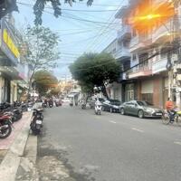 Cho thuê nhà mặt tiền kinh doanh trên đường Lạc Long Quân, Nha Trang.