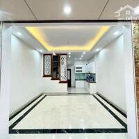 Bán căn nhà 33m2-4 tầng gần hồ  An Thắng, quốc lộ 6,, oto đậu cổng .Giá 2.68 tỷ .0986498350