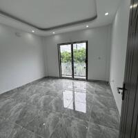 Bán căn nhà 33m2-4 tầng gần hồ  An Thắng, quốc lộ 6,, oto đậu cổng .Giá 2.68 tỷ .0986498350