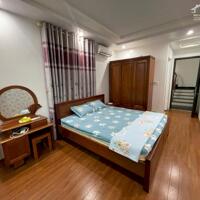 Cho thuê nhà Văn Cao full đồ, 4 ngủ khép kín, DT: 70m2.