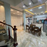 Cho thuê nhà Văn Cao full đồ, 4 ngủ khép kín, DT: 70m2.