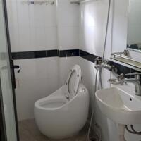 Bán nhà 33m2-4 tầng oto đậu cổng , gần chợ, trường đại học thể dục thể thao-Phụng Châu.Giá 2,6 tỷ.0986498350