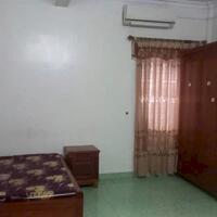 Cho thuê nhà Văn Cao 4 tầng, DT: 110m2, 4 phòng ngủ.