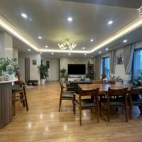 Chính chủ cần bán căn hộ 3PN dt 100m2 tại C7 Vinhomes D''capitale