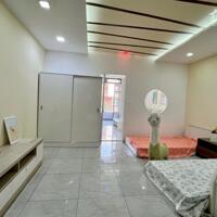 Cho thuê 1pn 1pk  ban côngngay kdc nam long gần cầu tân Thuận, kcx, quận 4