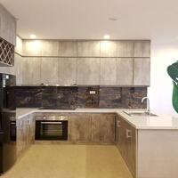 Cho thuê căn hộ 3 phòng ngủ rộng tới 150m2 tại An Dương Vương, Tây Hồ, đủ đồ đẹp, thoáng sáng
