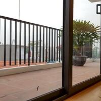 Cho thuê căn hộ 3 phòng ngủ rộng tới 150m2 tại An Dương Vương, Tây Hồ, đủ đồ đẹp, thoáng sáng