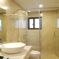 Cho thuê căn hộ 3 phòng ngủ rộng tới 150m2 tại An Dương Vương, Tây Hồ, đủ đồ đẹp, thoáng sáng