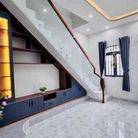 Bán nhà 2 tâng , mới và đẹp , thị trấn Diên Khánh - đường oto