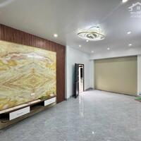 Bán nhà Thạch Bàn,Long Biên 5 tàng,36m gần oto tránh nhỉnh 5 tỷ
