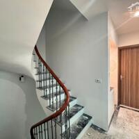 Bán nhà Thạch Bàn,Long Biên 5 tàng,36m gần oto tránh nhỉnh 5 tỷ