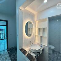 Bán nhà Thạch Bàn,Long Biên 5 tàng,36m gần oto tránh nhỉnh 5 tỷ