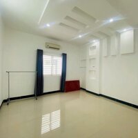 CHO THUÊ NHÀ 2 LẦU KDC HƯNG PHÚ GẦN TRƯỜNG MẦM NON NGÔI SAO