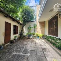 BIỆT THỰ HIẾM CÓ 3 MẶT THOÁNG - KHU VIP QUẬN 3 - ĐẲNG CẤP THƯỢNG LƯU - DÒNG TIỀN CAO 10.000$/THÁNG - CHỦ CẦN BÁN GẤP 