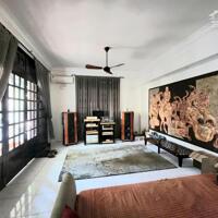  BIỆT THỰ HIẾM CÓ 3 MẶT THOÁNG - KHU VIP QUẬN 3 - ĐẲNG CẤP THƯỢNG LƯU - DÒNG TIỀN CAO 10.000$/THÁNG - CHỦ CẦN BÁN GẤP 