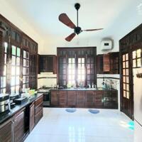  BIỆT THỰ HIẾM CÓ 3 MẶT THOÁNG - KHU VIP QUẬN 3 - ĐẲNG CẤP THƯỢNG LƯU - DÒNG TIỀN CAO 10.000$/THÁNG - CHỦ CẦN BÁN GẤP 