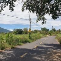 600m2 đất vuông đẹp, hơn 1ty3 chút thôi ạ, đất thổ cư, mặt đường nhựa. Diên Khánh