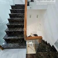 Cho thuê nhà mặt tiền Hoàng Văn Thụ, P9, Quận Phú Nhuận. trệt, 3 lầu, DT 4x17 chỉ 38tr