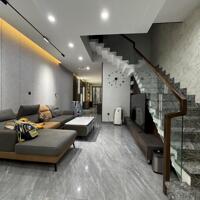Nhà MT đường 8m, 3 tầng, Lê Văn Thịnh, khu phân lô,100m2, ngang 5m, 10,5ty