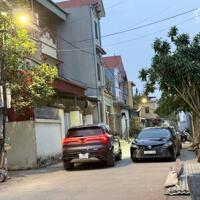 Đất mặt chợ Đổng Xuyên, đường ô tô tránh, kinh doanh tốt, giá hơn 4 tỷ. LH: 0379483926