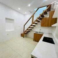 Nhà Đẹp Ở Luôn Tôn Đức Thắng, Đống Đa 110m, giá 3.35 tỷ.