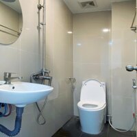 Cho thuê căn hộ ban công, Q10 || ngay 3 tháng 2 || gần Vạn Hạnh Mall, Việt Nam Quốc Tự, Huflit
