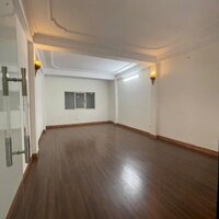 Cho thuê nhà mặt đường Bạch Đằng , Hạ Lý ,Hồng Bàng . Phù hợp làm văn phòng , kinh doanh hàng sạch sẽ