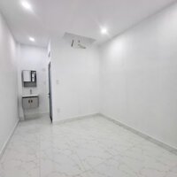 BÁN NHÀ BÁN NHÀ CMT8 HẺM KIA MORNING THÔNG CMT8 - DIỆN TÍCH 40M2 THỰC TẾ ĐANG SỬ DỤNG 44M2 - NHÀ 3 TẦNG MỚI VÀO Ở NGAY - 7.2 TỶ