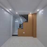 BÁN NHÀ BÁN NHÀ CMT8 HẺM KIA MORNING THÔNG CMT8 - DIỆN TÍCH 40M2 THỰC TẾ ĐANG SỬ DỤNG 44M2 - NHÀ 3 TẦNG MỚI VÀO Ở NGAY - 7.2 TỶ