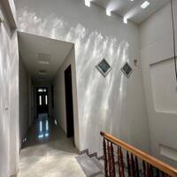 Cho thuê nhà lầu có nội thất trung tâm tp Phan Thiết 100m2. Giá 16tr/ tháng