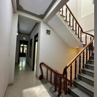 Cho thuê nhà lầu có nội thất trung tâm tp Phan Thiết 100m2. Giá 16tr/ tháng
