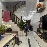 Bán nhà hàng xóm FiveStar Khương Đình, 50m2, 5 ngủ, sát ô tô tránh, hơn 8 tỷ