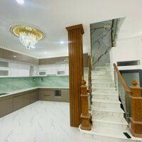 Bình Tân, Nhà 4 tâng 68m2, Ngang 5.5m, ô tô, giá rẻ