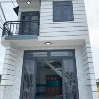 Bán gấp căn góc 2mt trệt lầu 80m2 ngay chợ ngay cụm KCN Hoàng Gia giá 1,25 tỷ LH – 0774946669