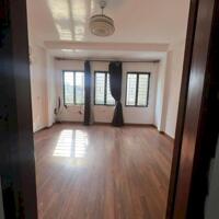 CHO THUÊ NHÀ ĐẸP NGUYÊN CĂN LÀM TRUNG TÂM DẠY THÊM/VĂN PHÒNG/NHÀ Ở TẠI HOÀNG MAI. LH:0395124355.