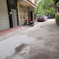 Bán Nhà Đầm Trấu 42m2, 4 Tầng. Phân Lô Oto Vào 10.8 Tỷ
